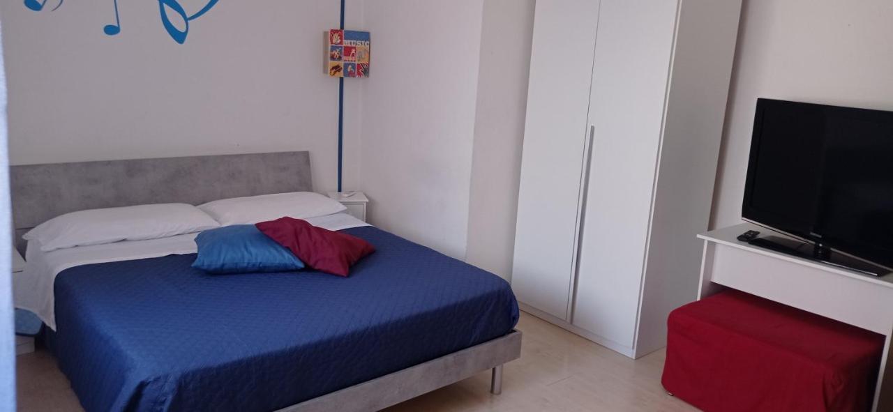 B&B Ale E Gio Piombino Bagian luar foto